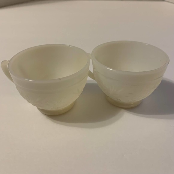 Vintage Anchor Hocking Milk Glass Tea/Coffee/Punch Replacement Cups Lot of 2 - Picture 1 of 10
